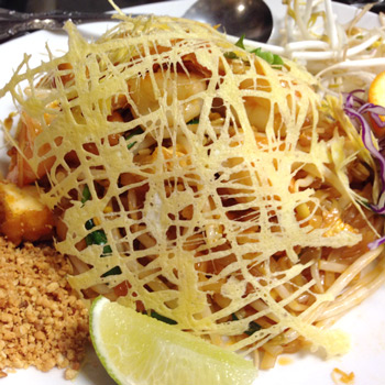 Pad Thai Koong Yai